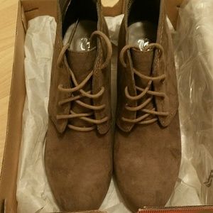 (NEW) Arizona Mushroom Ankle Boots Booties